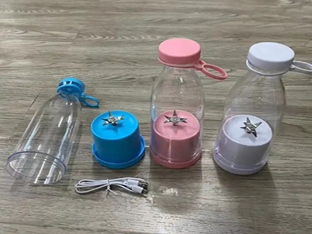 2023 Hot Selling Food Grade 380 ml Kitchen Goods Portable Blender Rechargeable USB Mini Electric Juicer Cup Fruit juice shaker