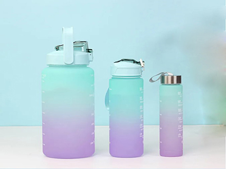 3pcs set 2000ml 900ml 280ml gradient Plastic water bottle portable frosted 2L plastic water bottles wholesale